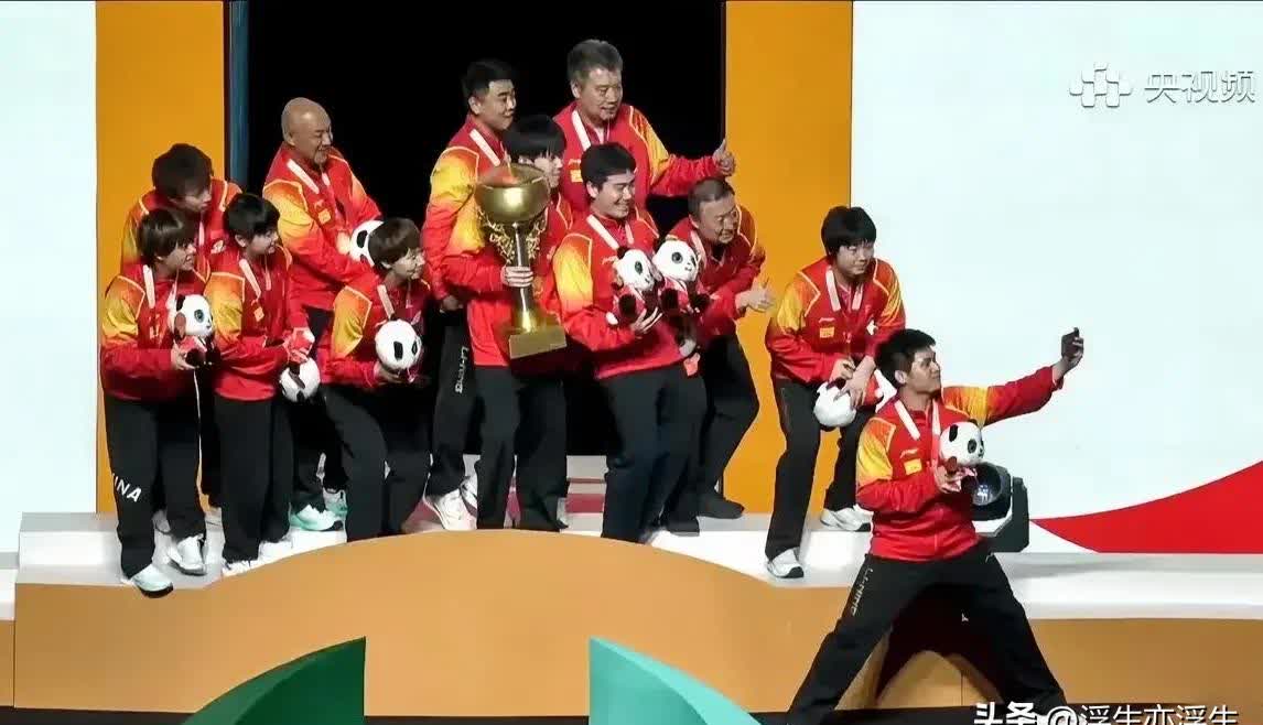 球队连胜斩获冠军喜悦洋溢全场