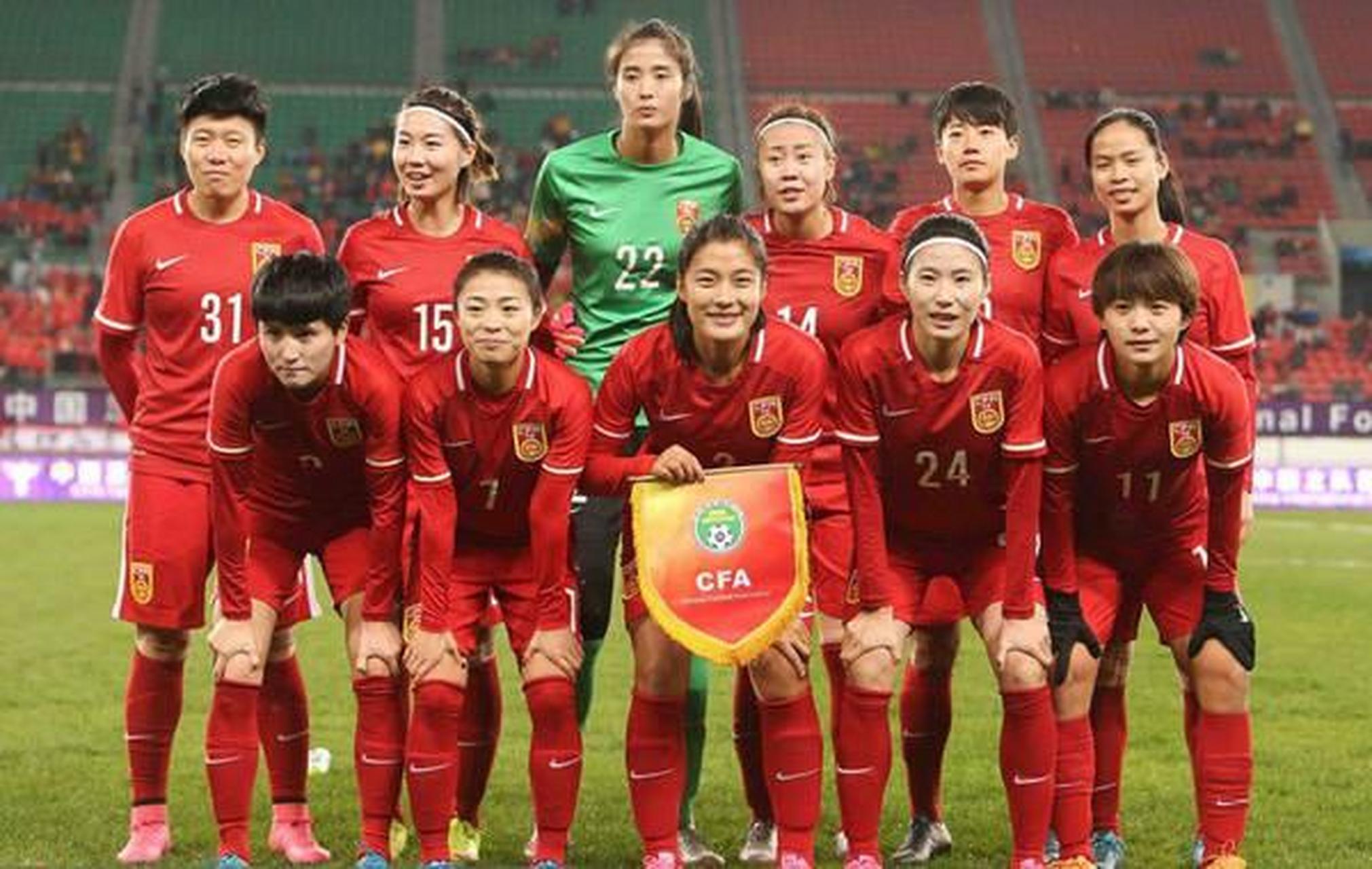 包含世界杯女足赛场上，中国队呈现强大实力的词条