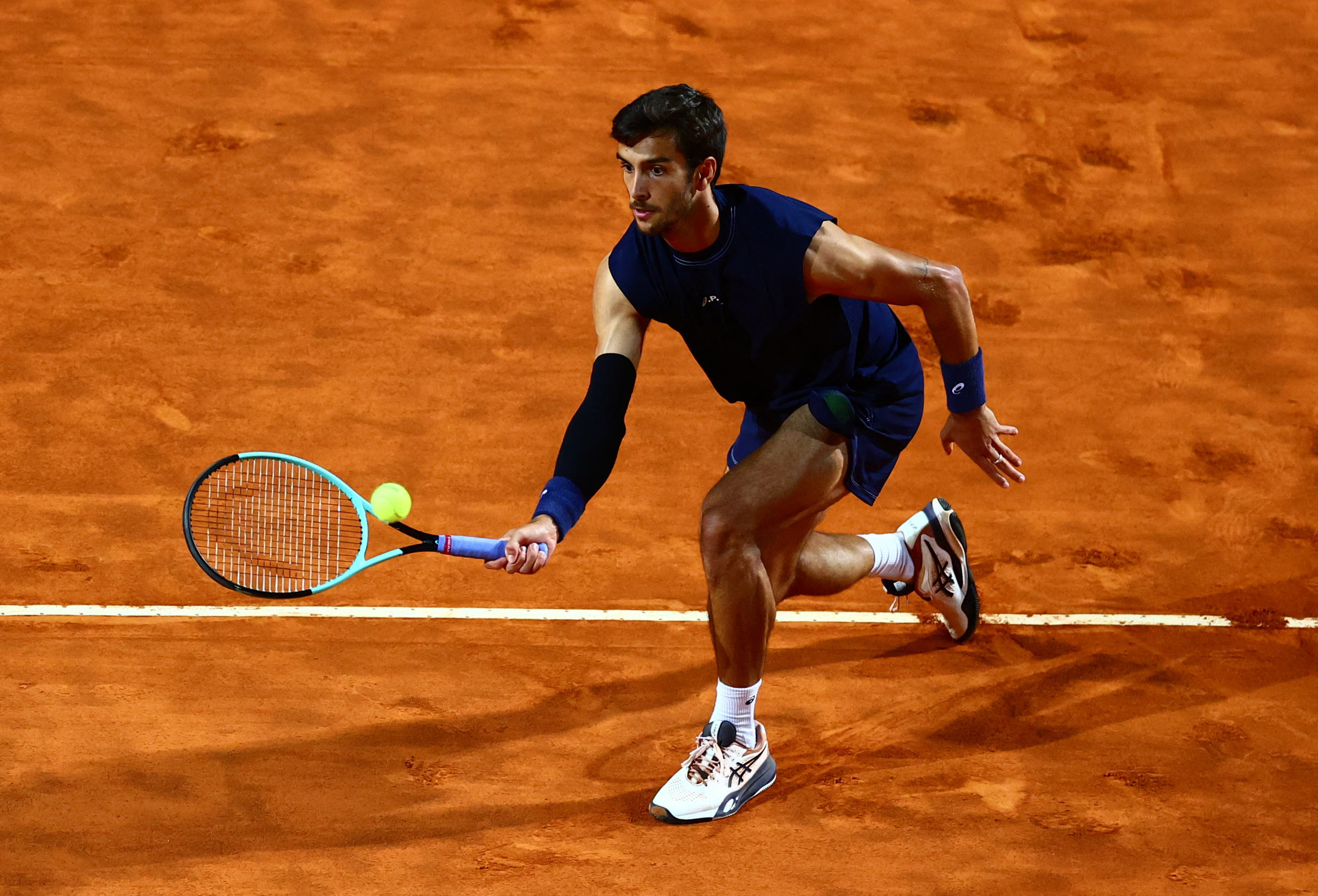 关于法国网球队险胜意大利网球队，穆雷制霸全场的信息