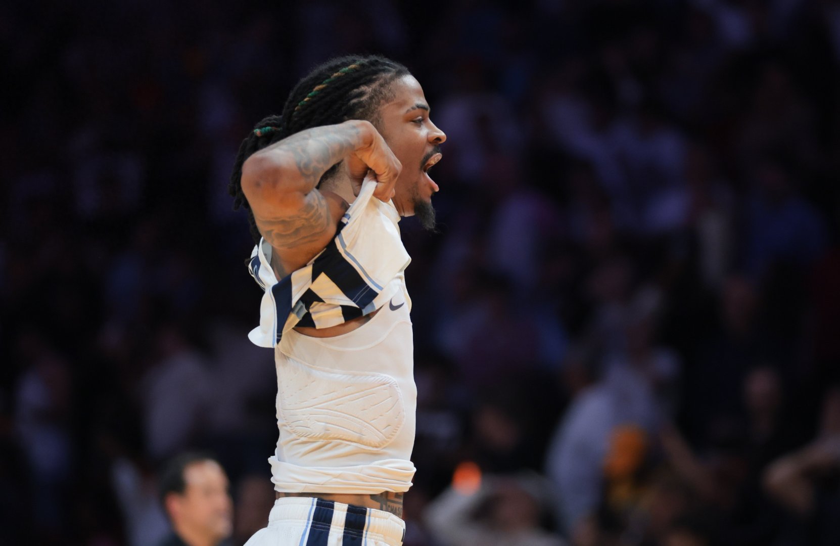 骑士惨败灰熊继续垫底