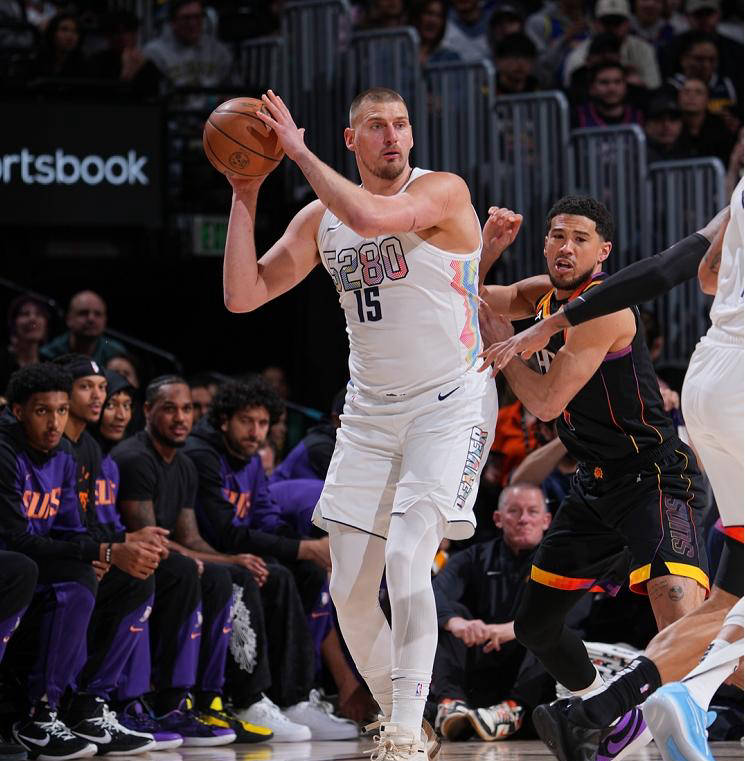 山西队完胜76人，约基奇状态火热