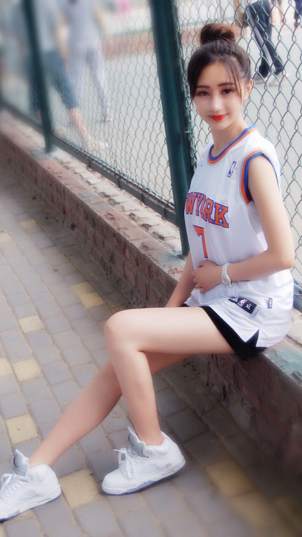 F1新赛季揭幕战焦点战火燃起,马刺狂胜广东队展体育盛宴