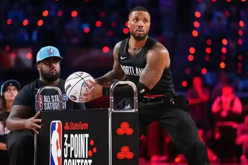 NBA总决赛之夜,利拉德关键战不手软 NBA总决赛之夜,利拉德关键战不手软